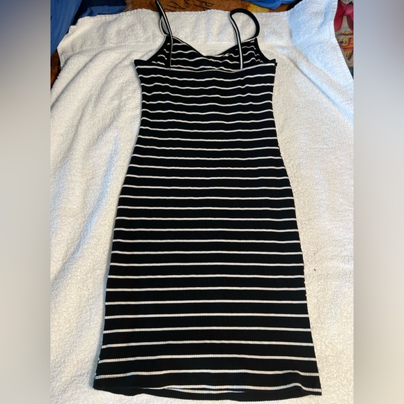 Was another option for graduation but did not wear. new, bought @ Burlington - Picture 2 of 3